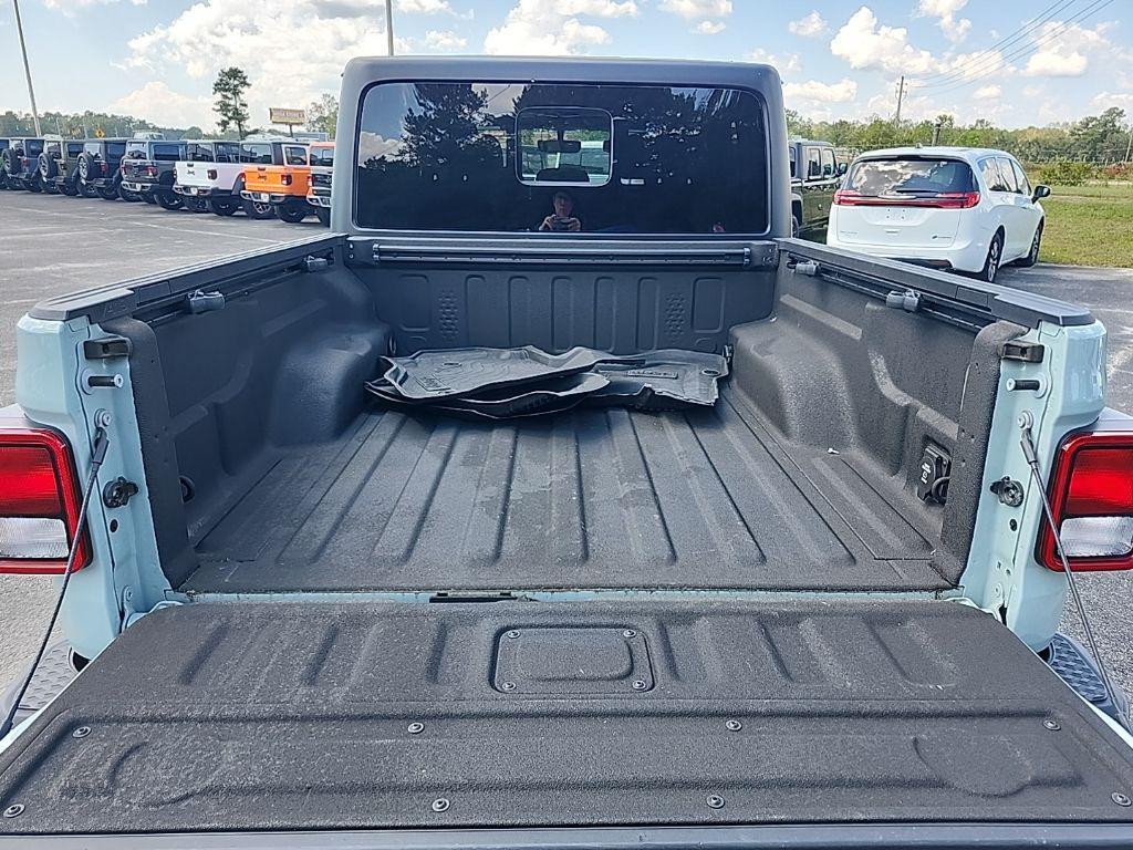 used 2023 Jeep Gladiator car, priced at $34,333