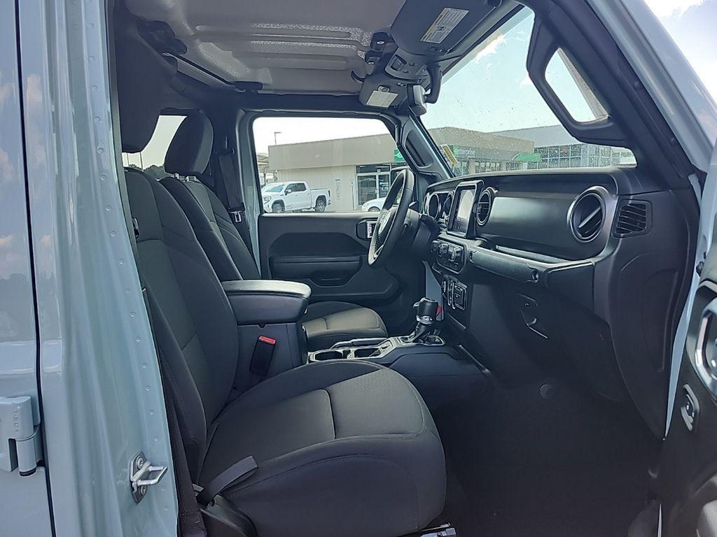 used 2023 Jeep Gladiator car, priced at $34,333