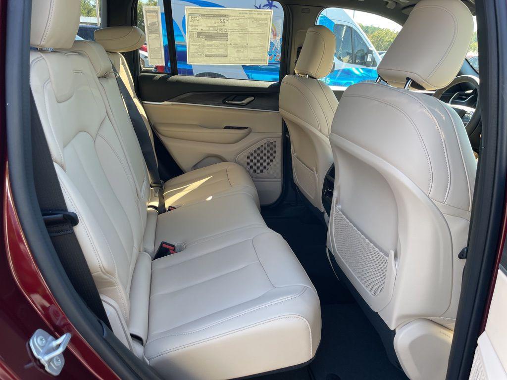 new 2025 Jeep Grand Cherokee car, priced at $45,335