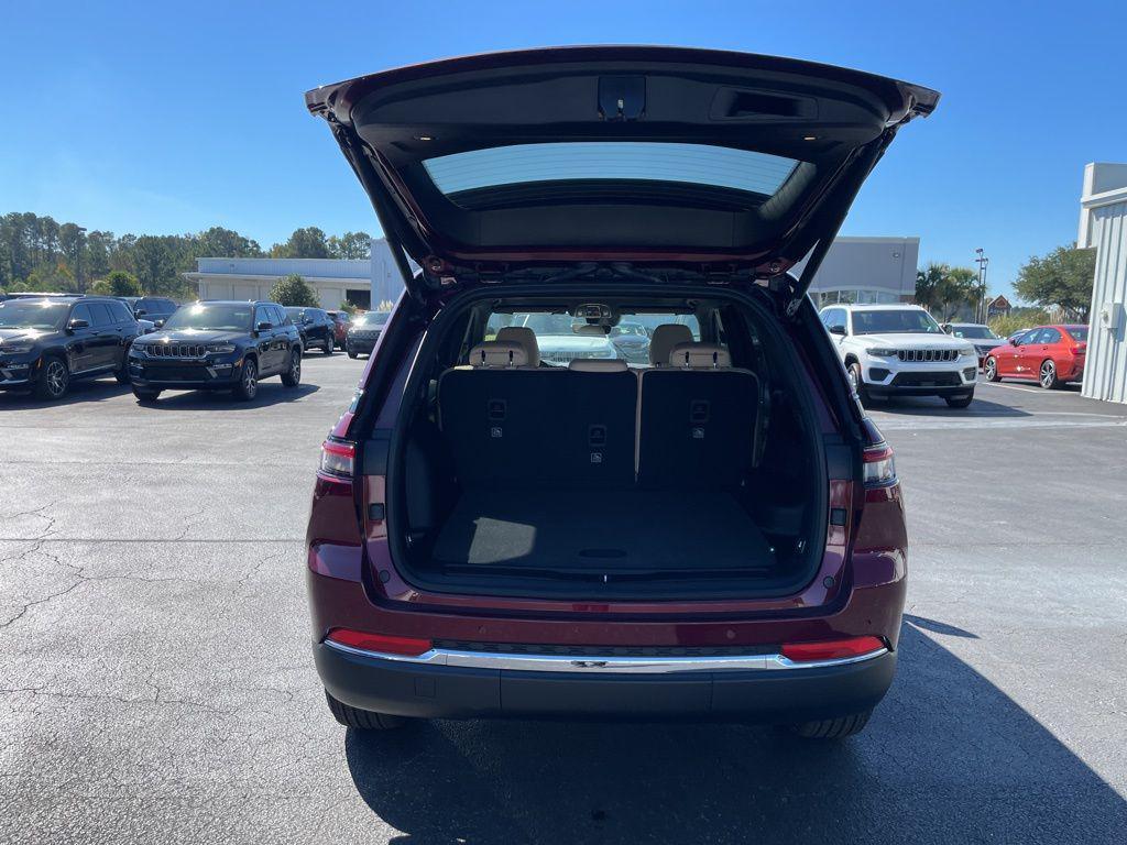 new 2025 Jeep Grand Cherokee car, priced at $45,335