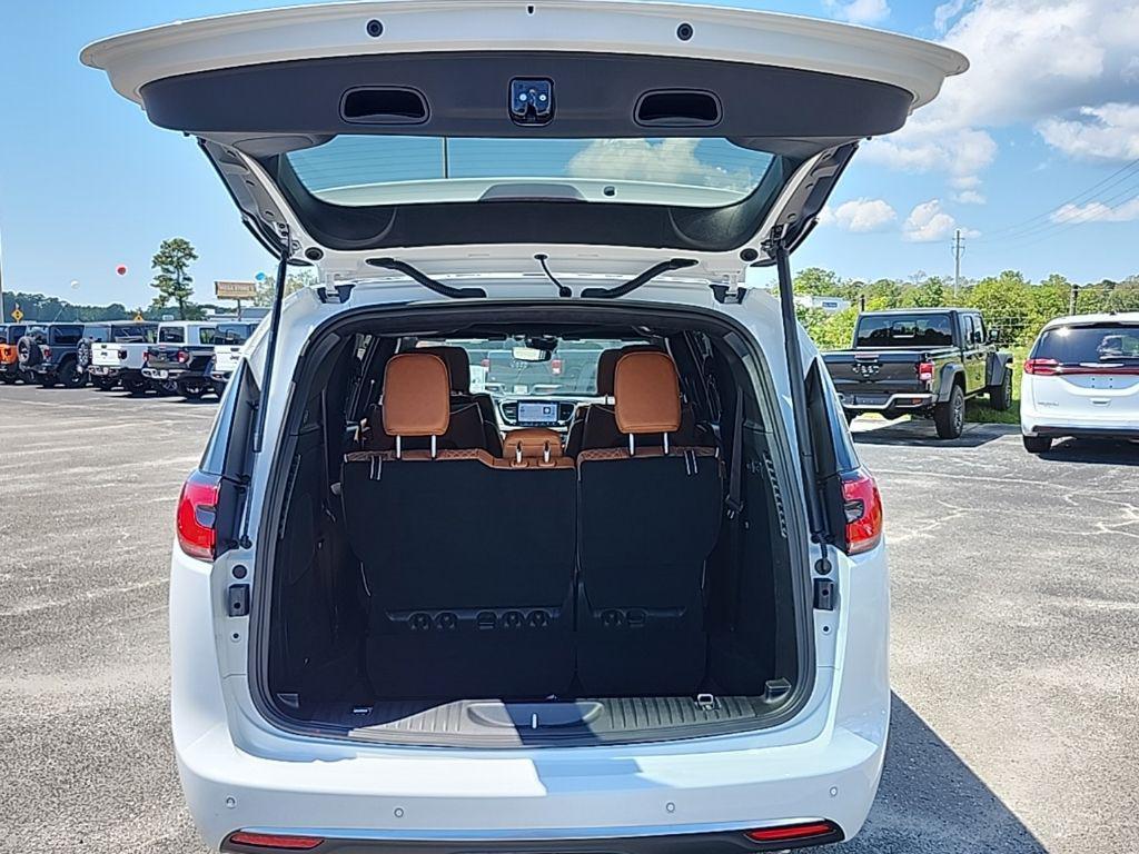 new 2026 Chrysler Pacifica car, priced at $57,830