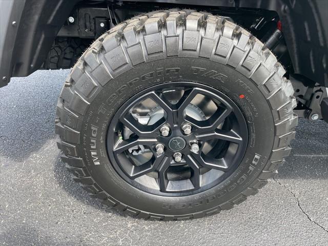 new 2025 Jeep Gladiator car, priced at $41,171