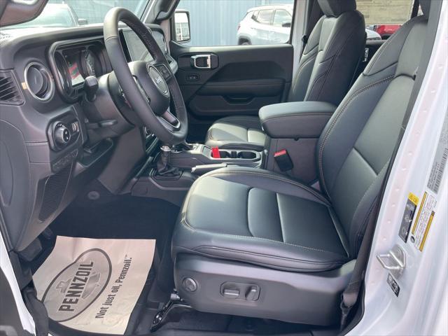 new 2025 Jeep Gladiator car, priced at $41,171