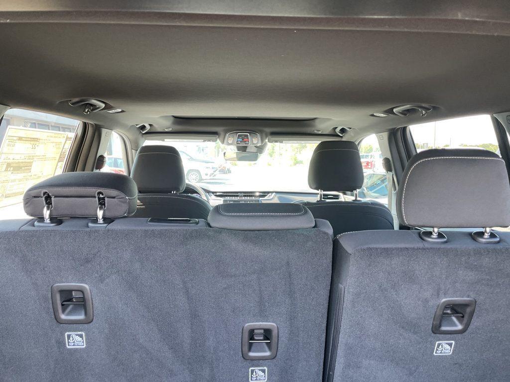 new 2025 Jeep Grand Cherokee car, priced at $38,068