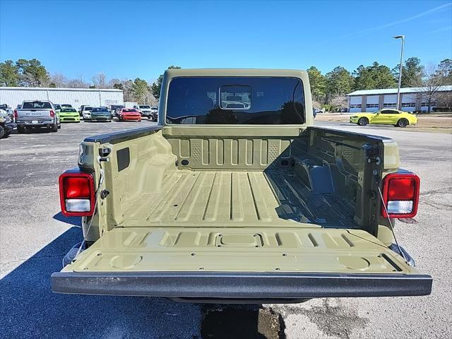 new 2025 Jeep Gladiator car, priced at $42,885