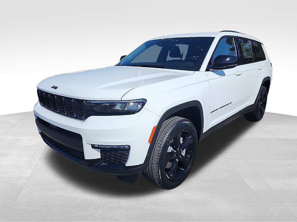 new 2025 Jeep Grand Cherokee car, priced at $45,052