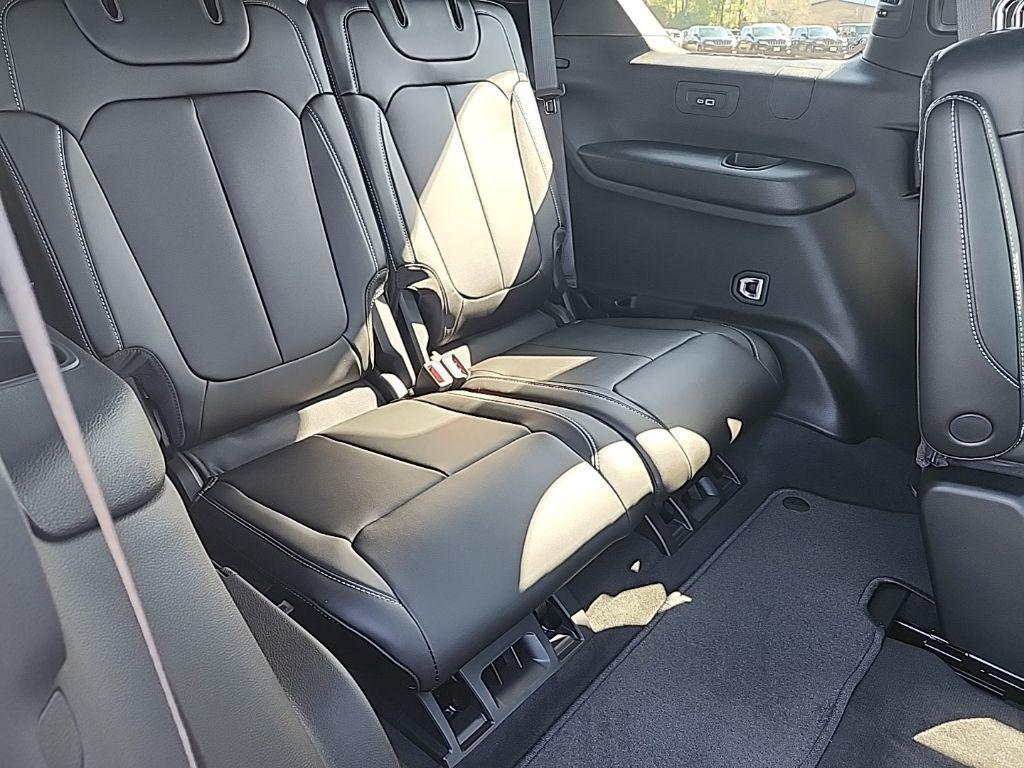 new 2025 Jeep Grand Cherokee car, priced at $45,052