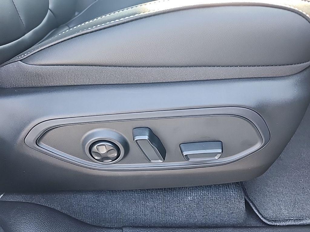 new 2025 Jeep Grand Cherokee car, priced at $45,052