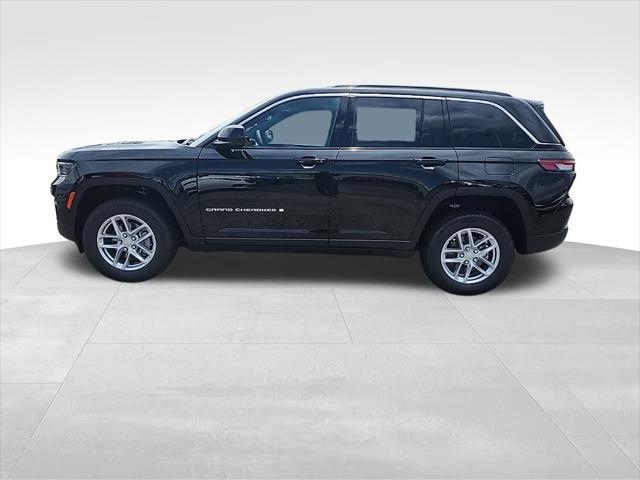new 2025 Jeep Grand Cherokee car, priced at $38,702