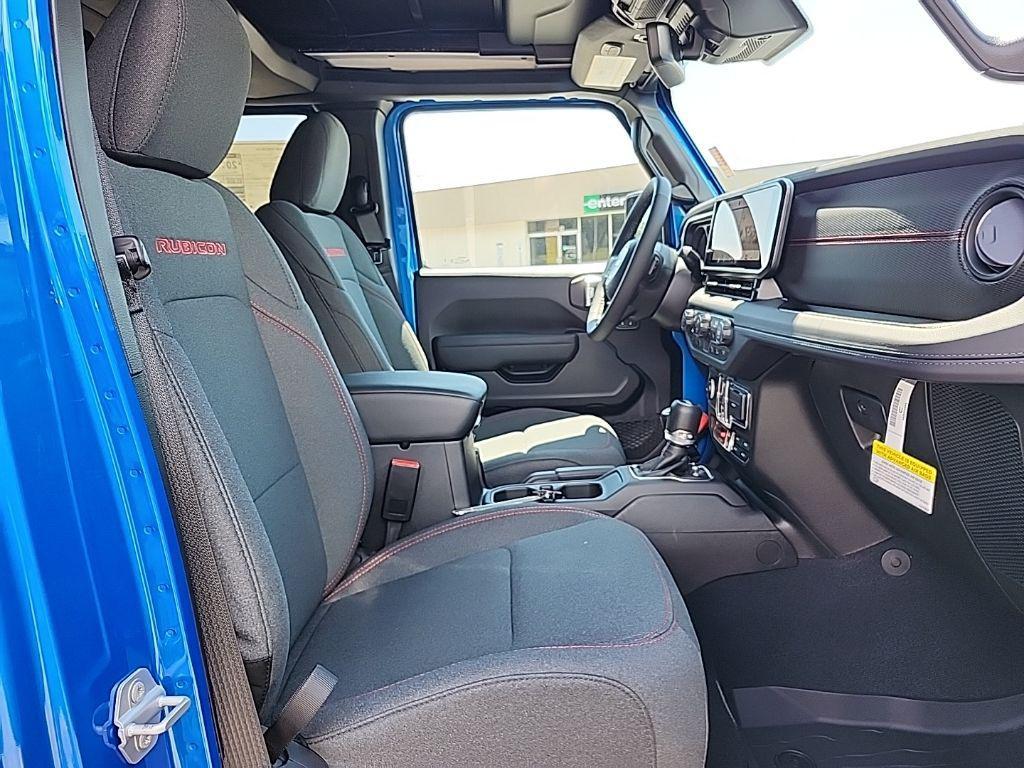 new 2025 Jeep Wrangler car, priced at $59,427