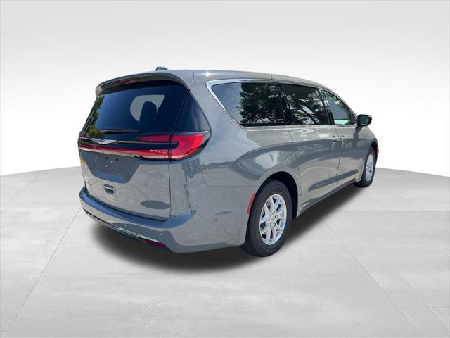 new 2024 Chrysler Pacifica car, priced at $41,190