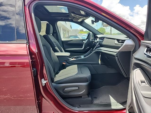 new 2025 Jeep Grand Cherokee car, priced at $38,702