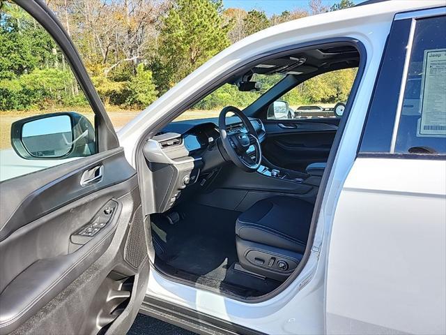 new 2025 Jeep Grand Cherokee car, priced at $37,080