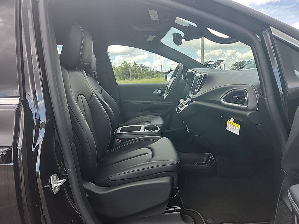 new 2026 Chrysler Pacifica car, priced at $41,219