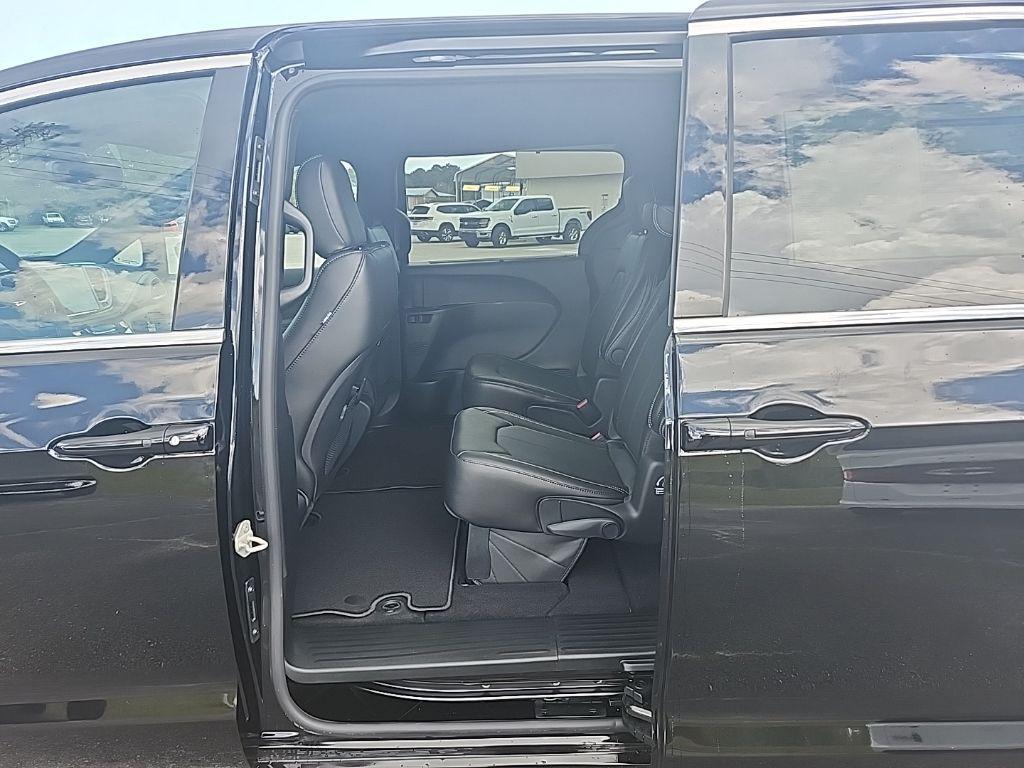 new 2026 Chrysler Pacifica car, priced at $41,219