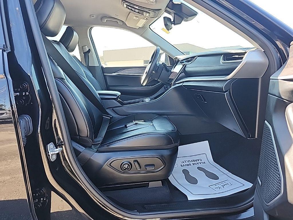 used 2022 Jeep Grand Cherokee L car, priced at $31,995