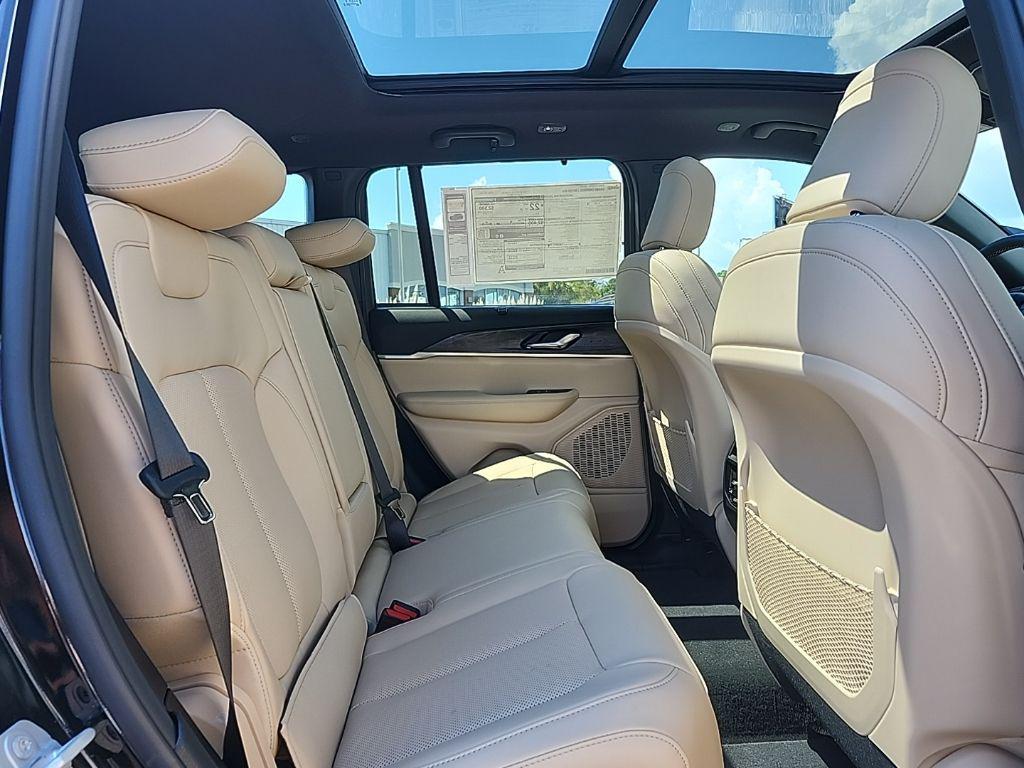 new 2025 Jeep Grand Cherokee car, priced at $46,880