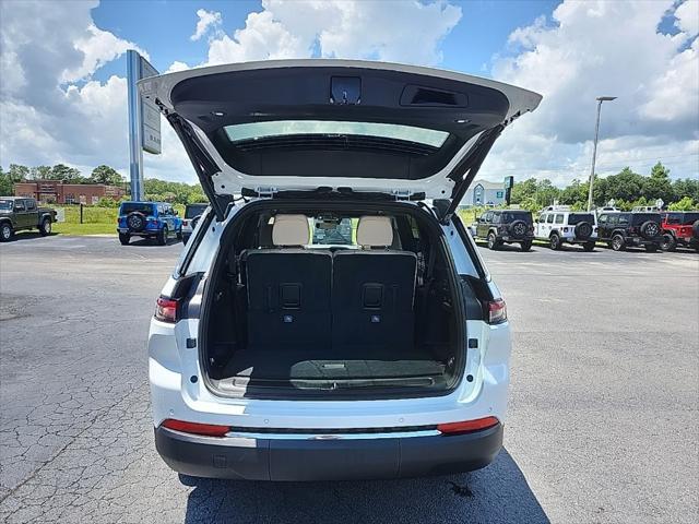 new 2025 Jeep Grand Cherokee car, priced at $48,043