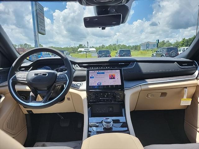 new 2025 Jeep Grand Cherokee car, priced at $48,043