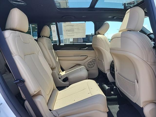 new 2025 Jeep Grand Cherokee car, priced at $48,043