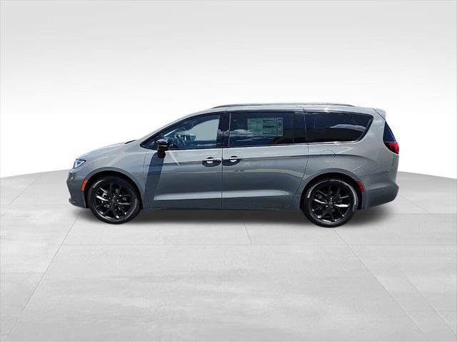 new 2025 Chrysler Pacifica car, priced at $50,634