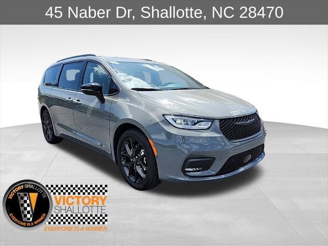 new 2025 Chrysler Pacifica car, priced at $50,634