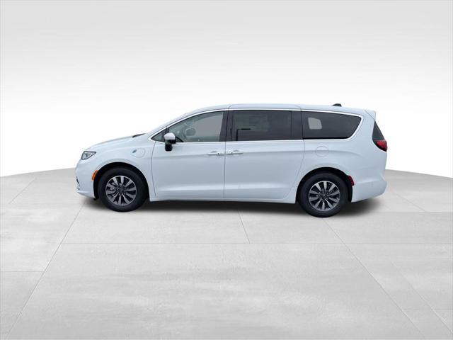 new 2023 Chrysler Pacifica Hybrid car, priced at $44,000