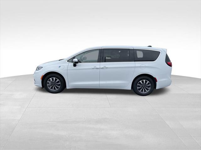 new 2023 Chrysler Pacifica Hybrid car, priced at $37,500