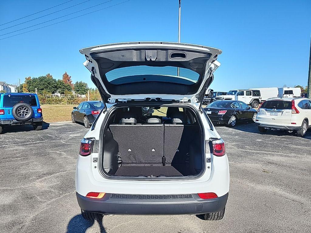 new 2026 Jeep Compass car, priced at $29,985
