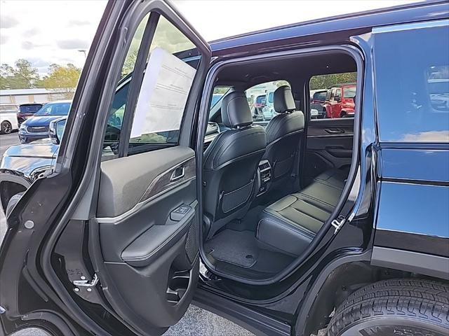 new 2025 Jeep Grand Cherokee car, priced at $48,290