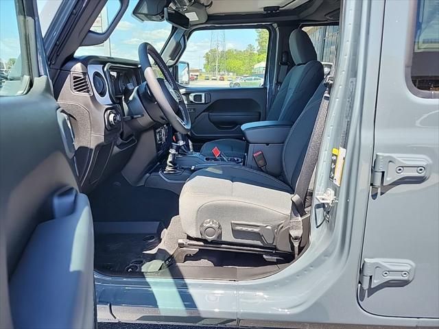 new 2025 Jeep Gladiator car, priced at $45,201