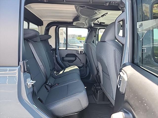 new 2025 Jeep Gladiator car, priced at $45,201