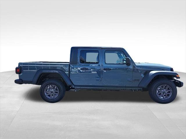 new 2025 Jeep Gladiator car, priced at $45,201