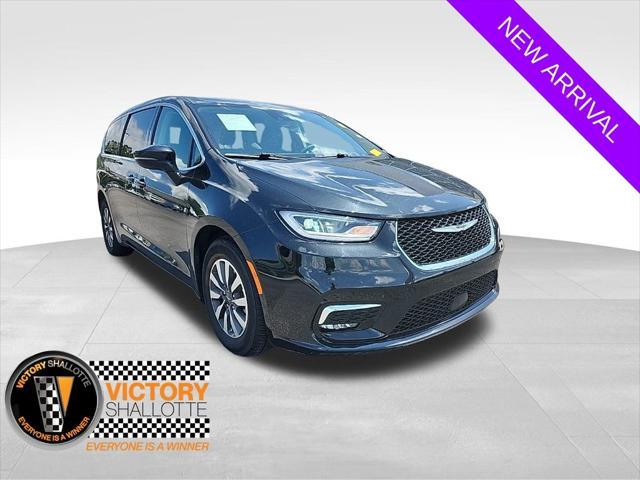 used 2023 Chrysler Pacifica Hybrid car, priced at $20,995