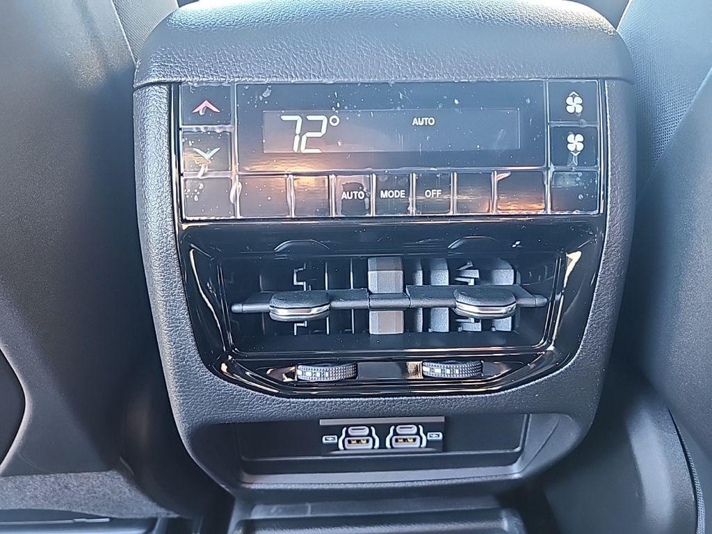 new 2025 Jeep Grand Cherokee car, priced at $41,292