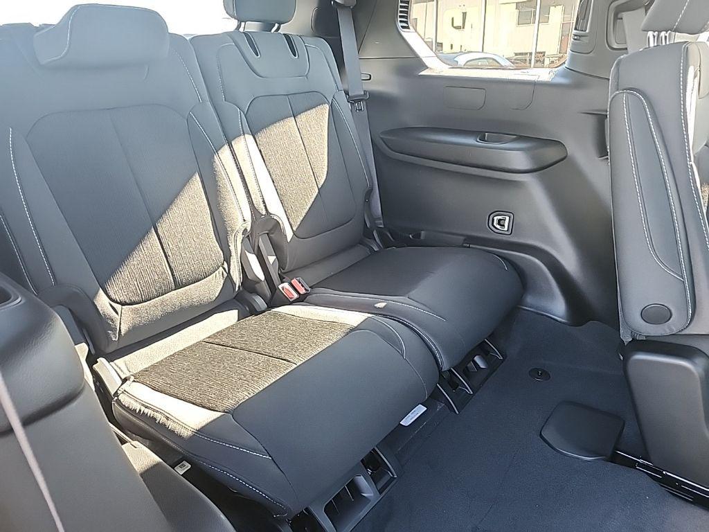 new 2025 Jeep Grand Cherokee car, priced at $41,292