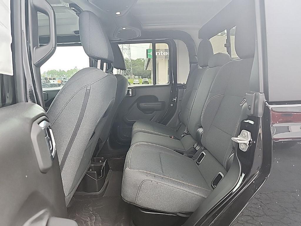 new 2025 Jeep Gladiator car, priced at $42,607