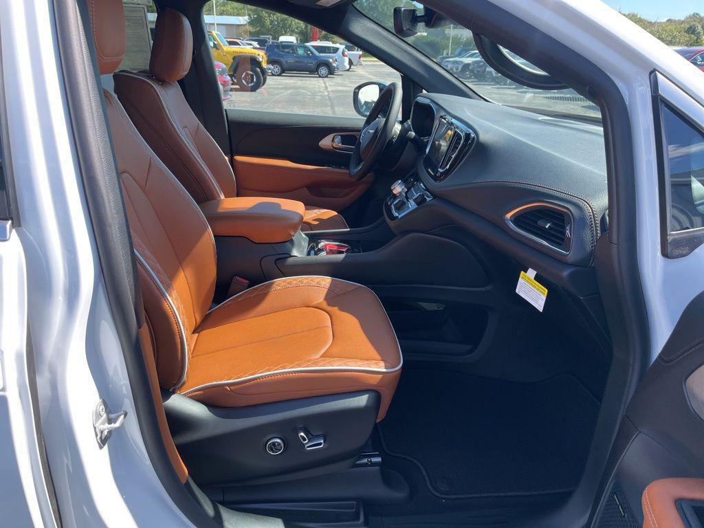 new 2026 Chrysler Pacifica car, priced at $53,090