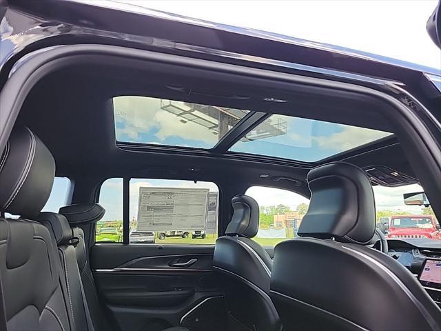 new 2025 Jeep Grand Cherokee car, priced at $61,541