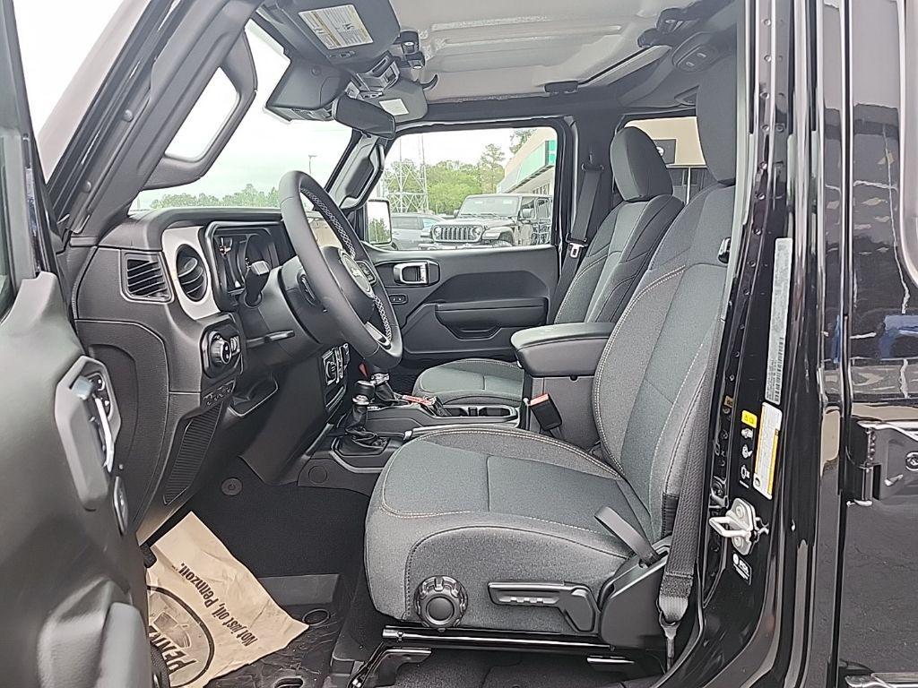 new 2025 Jeep Gladiator car, priced at $42,607