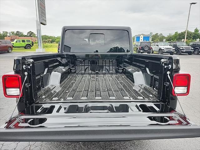 new 2025 Jeep Gladiator car, priced at $42,184
