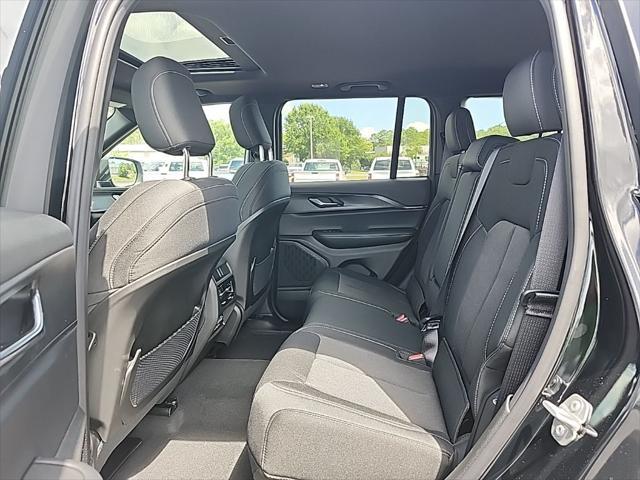 new 2025 Jeep Grand Cherokee car, priced at $41,415