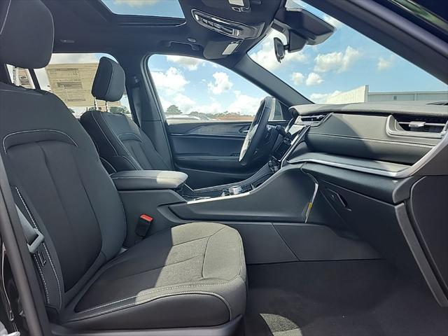 new 2025 Jeep Grand Cherokee car, priced at $41,415