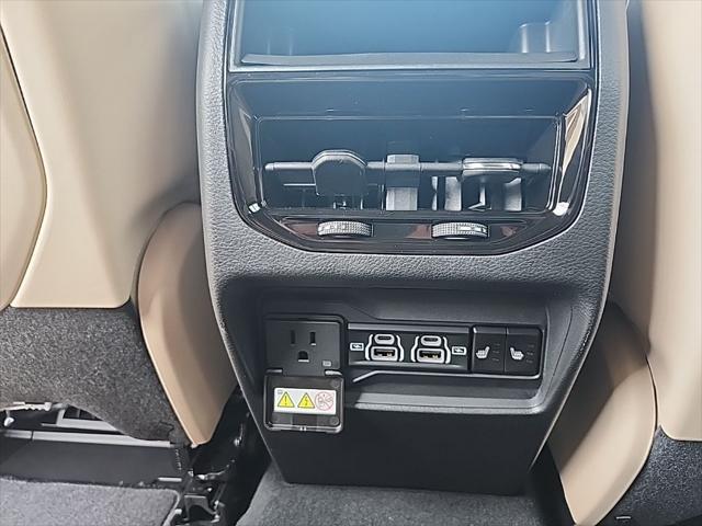 new 2025 Jeep Grand Cherokee car, priced at $37,968