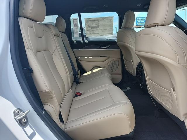 new 2025 Jeep Grand Cherokee car, priced at $37,968
