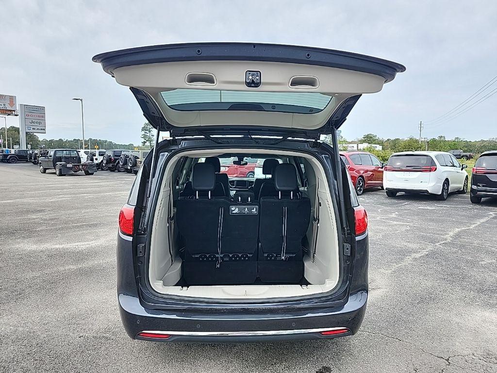 used 2020 Chrysler Pacifica car, priced at $15,674