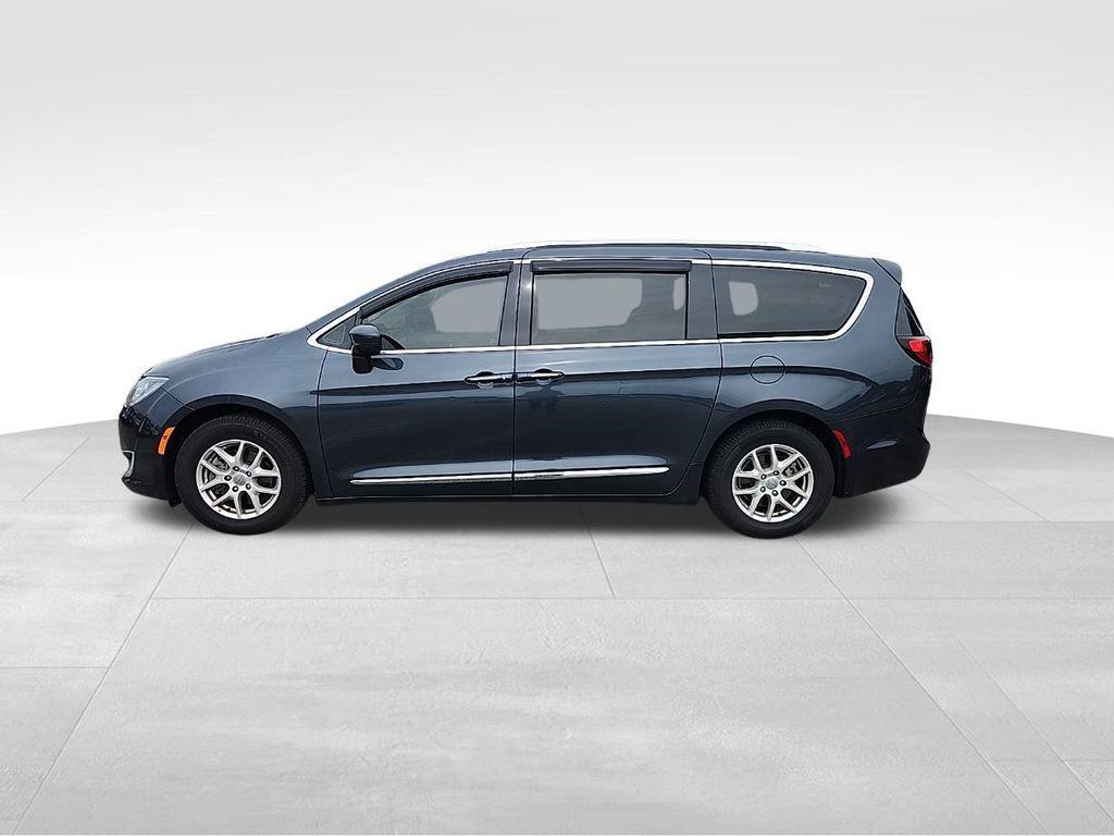 used 2020 Chrysler Pacifica car, priced at $15,674