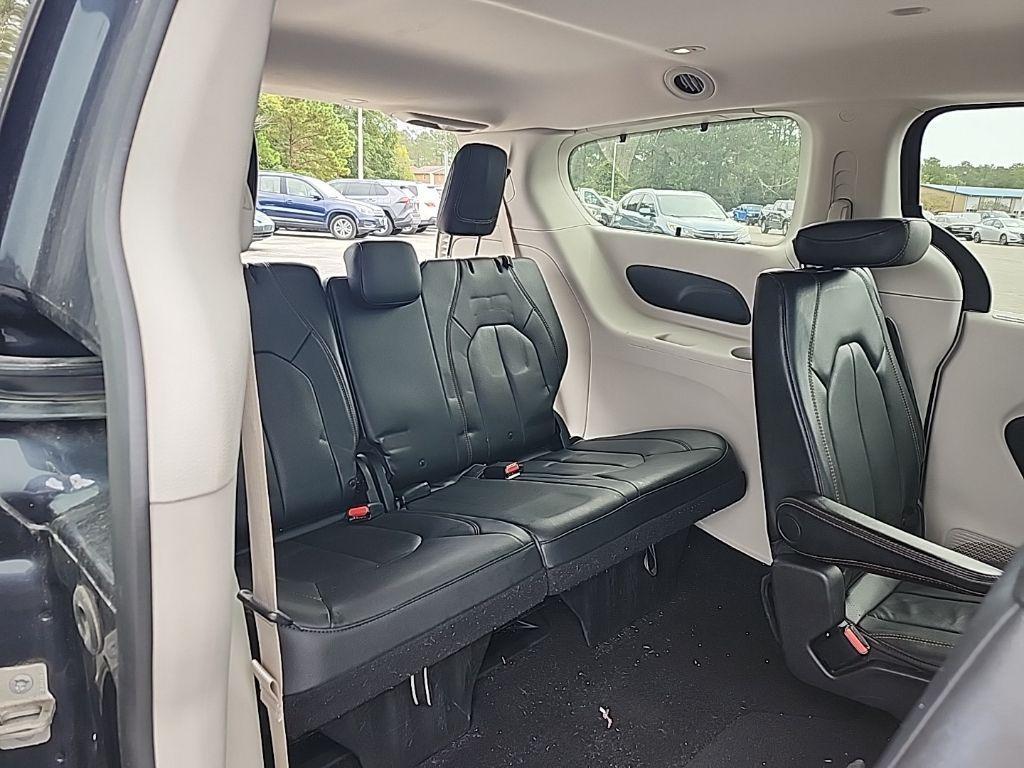 used 2020 Chrysler Pacifica car, priced at $15,674