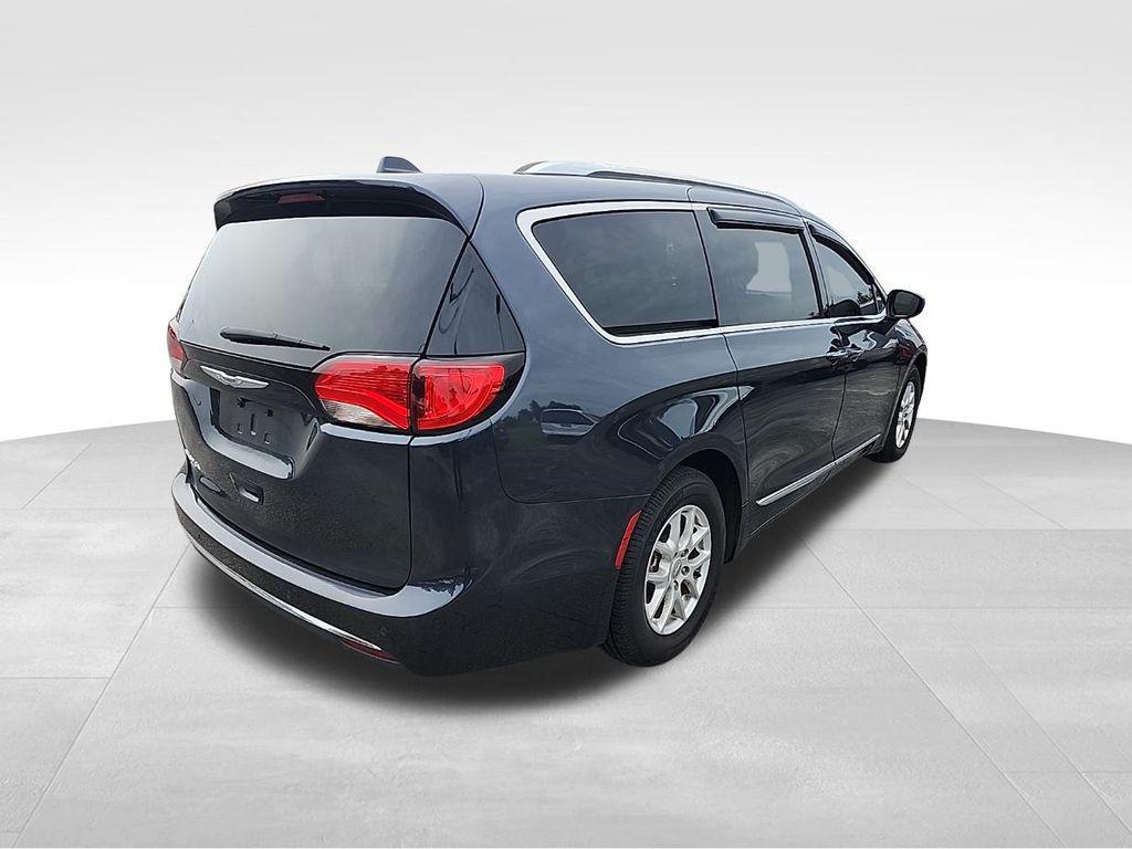 used 2020 Chrysler Pacifica car, priced at $15,674