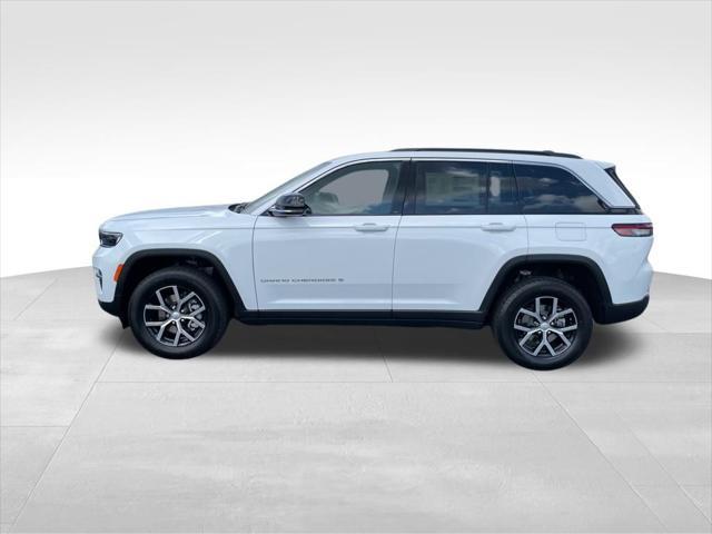 new 2025 Jeep Grand Cherokee car, priced at $42,200